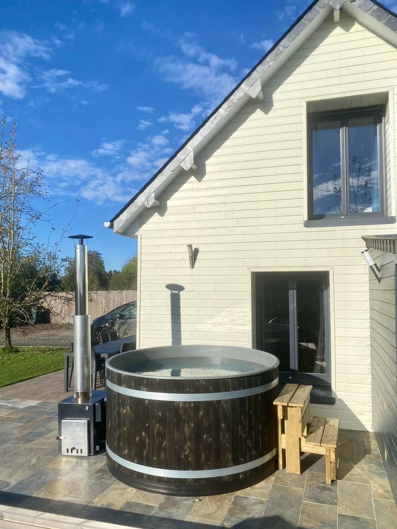 Private nordic bath at Gîte Cassis, open all year round