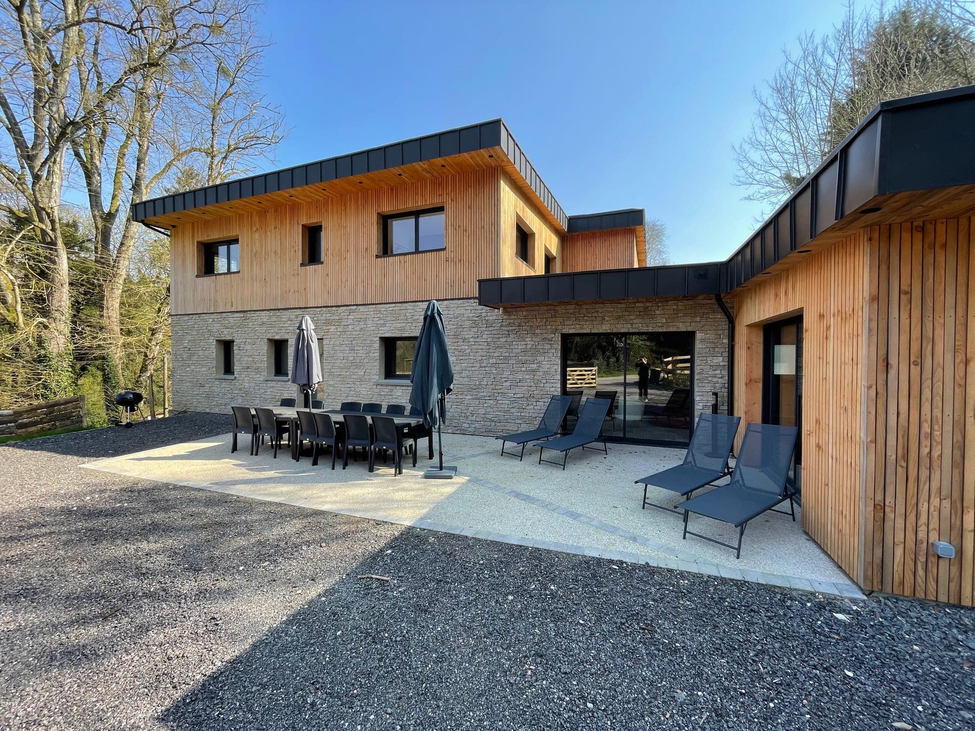 Gîte Myrtille, a wood and stone house to rent in Saint-Saëns, with a large terrace, heated indoor pool and jacuzzi